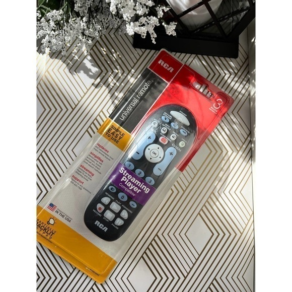 New in box RCA‎ universal remote streaming player compatible - Picture 1 of 3
